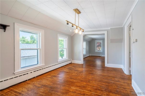 Empty room, Interior, Pendant Lights, Wood Texture Flooring
