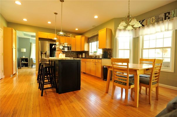 Chandelier, Dining room, Interior, Kitchen, Pendant Lights, Recessed Lighting, Wood Texture Flooring