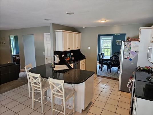 Dining room, Interior, Kitchen, Recessed Lighting