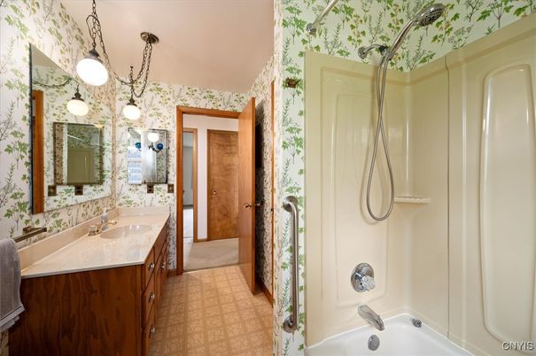Bathroom, Interior, Pendant Lights