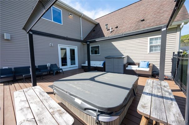 Exterior, Hot Tub
