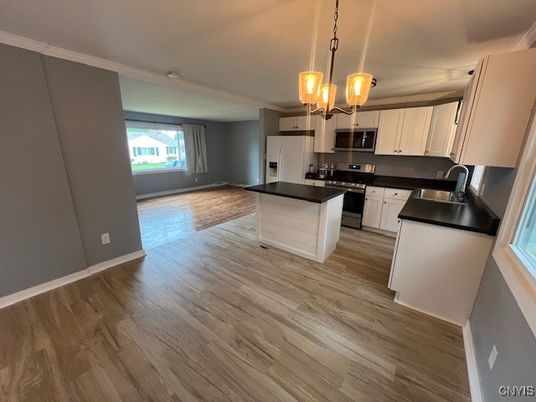 Interior, Kitchen, Pendant Lights, Wood Texture Flooring