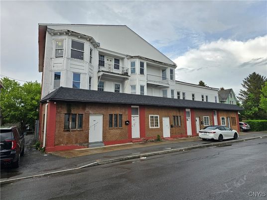 Exterior, Facade, Brick Facade, Rowhouse
