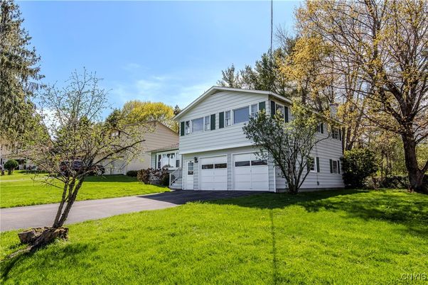 Attached, Backyard, Exterior, Facade, Split Level