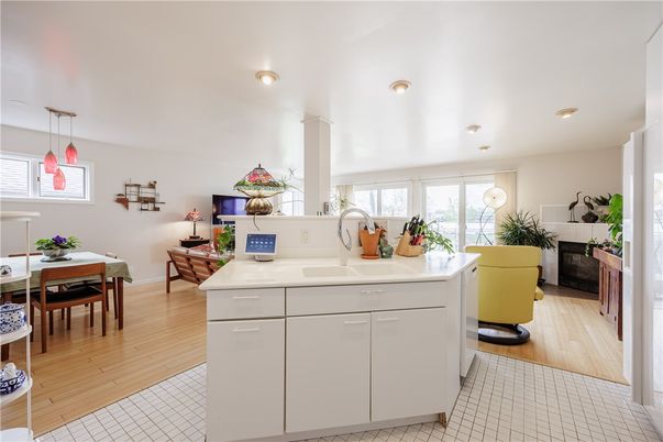 Dining room, Fireplace, Interior, Pendant Lights, Recessed Lighting, Wood Texture Flooring