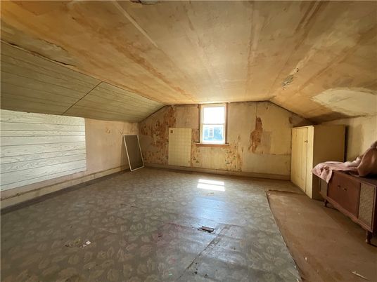 Empty room, Interior, Wooden Ceilings