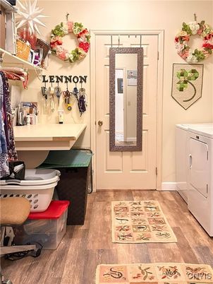 Interior, Washer, Wood Texture Flooring