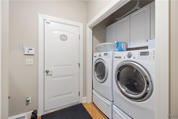 Interior, Utility Closets, Washer, Wood Texture Flooring