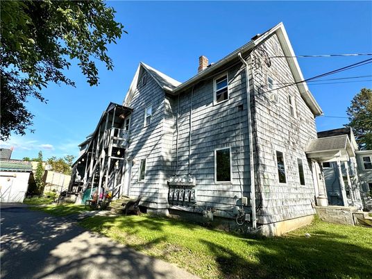 Exterior, Facade, Cape Cod