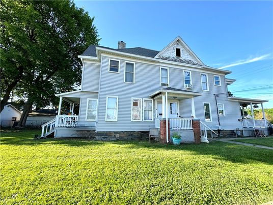 Backyard, Exterior, Facade, Queen Anne Victorian