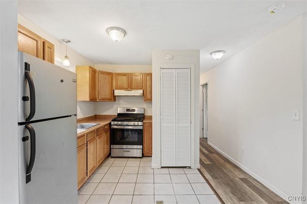 Interior, Kitchen, Pendant Lights, Wood Texture Flooring