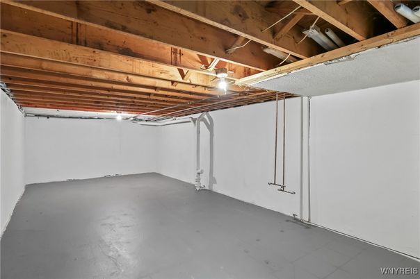 Garage, Interior, Wooden Beams