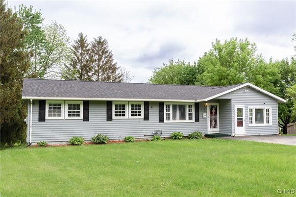 Backyard, Exterior, Facade, Ranch