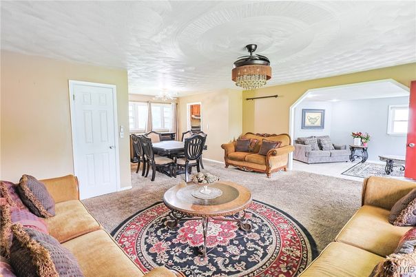 Chandelier, Dining room, Interior, Living room