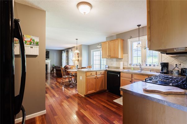 Dining room, Interior, Kitchen, Pendant Lights, Wood Texture Flooring