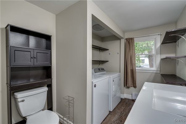 Interior, Washer, Wood Texture Flooring