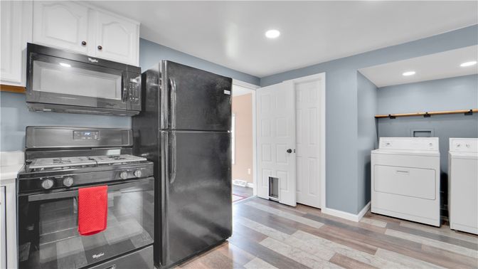 Interior, Kitchen, Recessed Lighting, Washer, Wood Texture Flooring