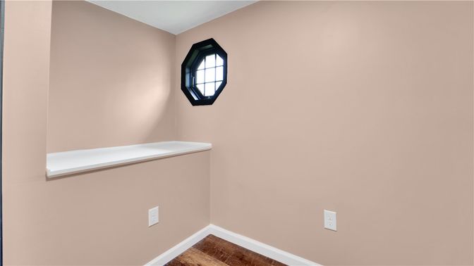 Interior, Washer, Wood Texture Flooring