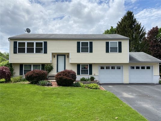 Attached, Exterior, Facade, Raised Ranch