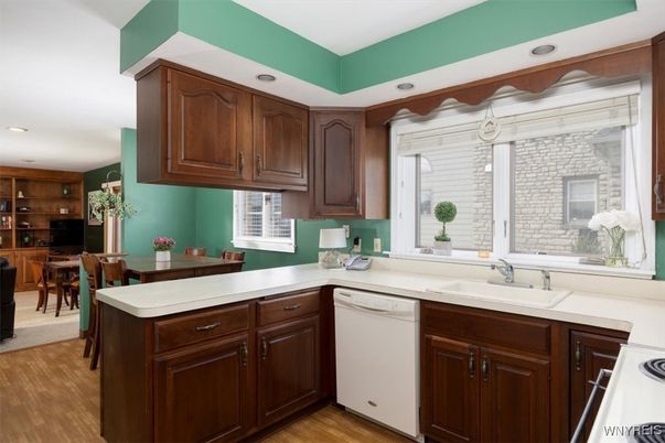 Dining room, Interior, Kitchen, Recessed Lighting, Wood Texture Flooring