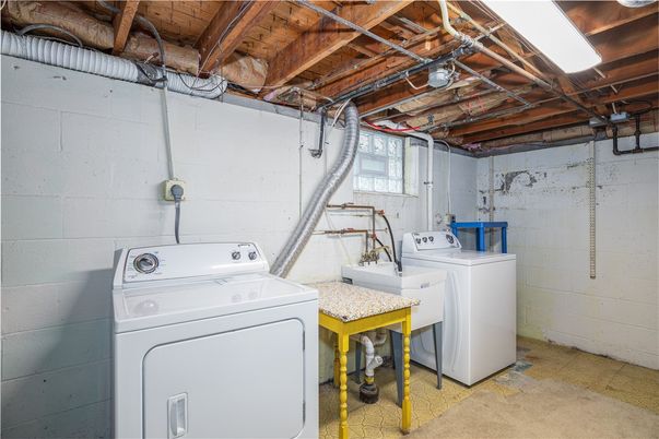 Interior, Washer, Wooden Beams, Wooden Ceilings