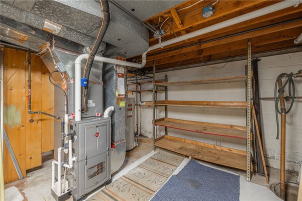 Interior, Washer, Wooden Beams
