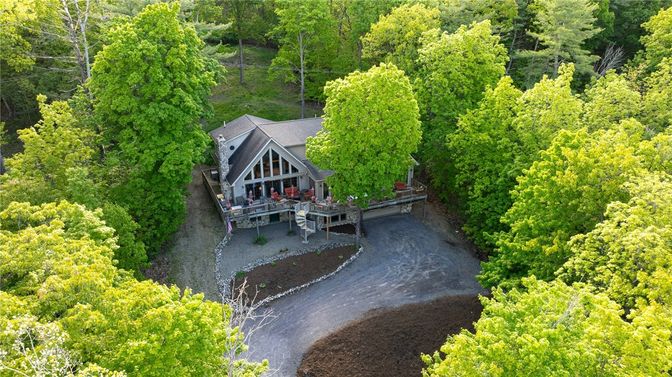 Exterior, Drone