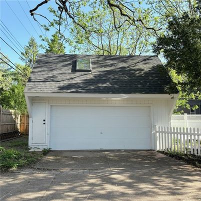 Detached Garage, Exterior