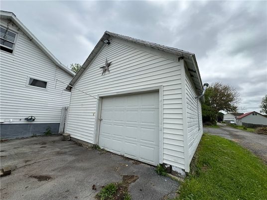 Detached Garage, Exterior