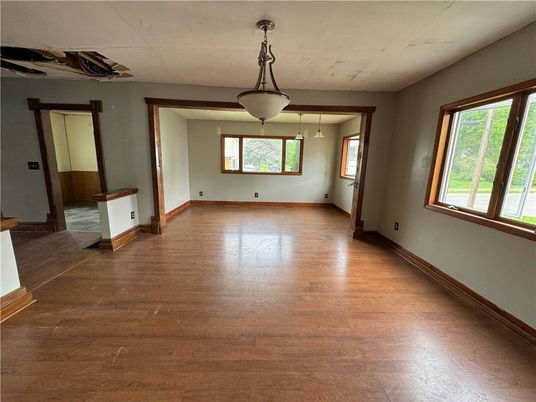 Empty room, Interior, Pendant Lights, Wood Texture Flooring