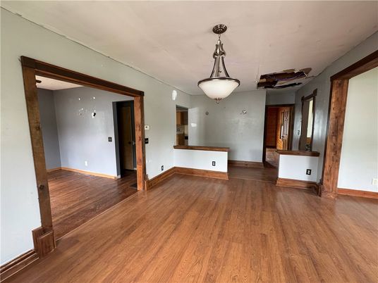 Empty room, Interior, Pendant Lights, Wood Texture Flooring