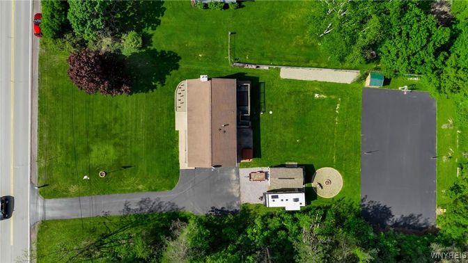 Exterior, Drone
