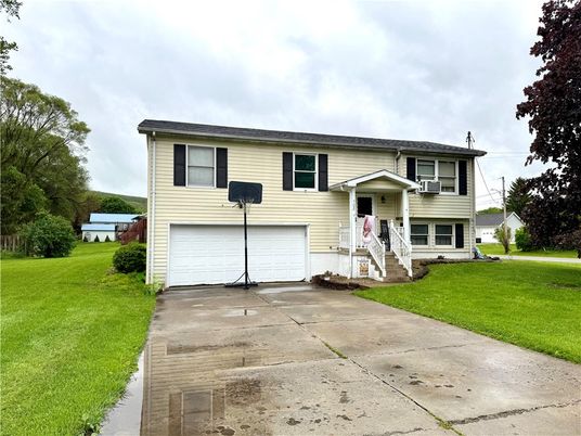 Attached, Exterior, Facade, Raised Ranch