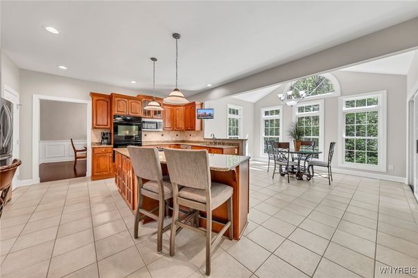 Dining room, Interior, Kitchen, Pendant Lights, Recessed Lighting, Stainless Steel Appliances