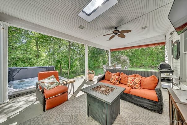 Exterior, Sun Room