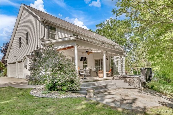 Backyard, Exterior, Facade, Queen Anne Victorian