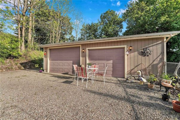 Detached Garage, Exterior