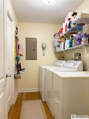 Interior, Washer, Wood Texture Flooring
