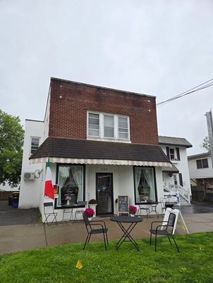 Exterior, Facade, Cape Cod