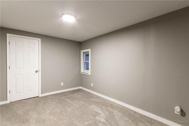 Empty room, Interior
