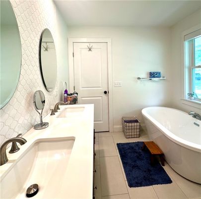 Bathroom, Dual Sink Vanities, Free Standing Baths, Interior