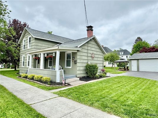 Backyard, Detached Garage, Exterior