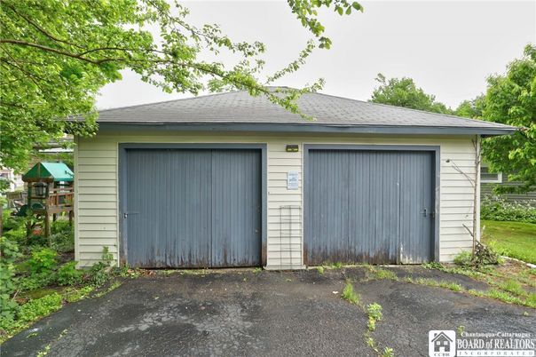 Detached Garage, Exterior