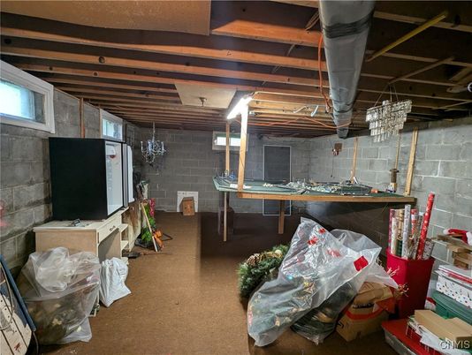 Empty room, Interior, Stone Walls, Wooden Beams