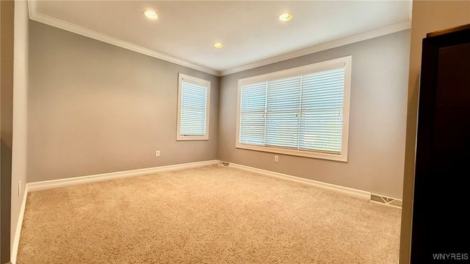 Empty room, Interior, Recessed Lighting