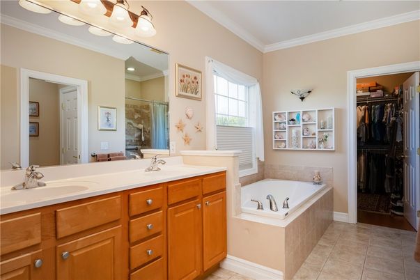 Bathroom, Dual Sink Vanities, Interior