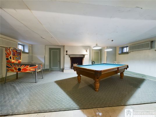 Billiard Table, Game Room, Interior