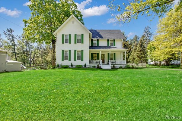 Backyard, Exterior, Facade, Farmhouse
