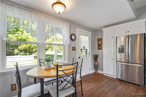 Dining room, Interior, Kitchen, Stainless Steel Appliances, Wood Texture Flooring