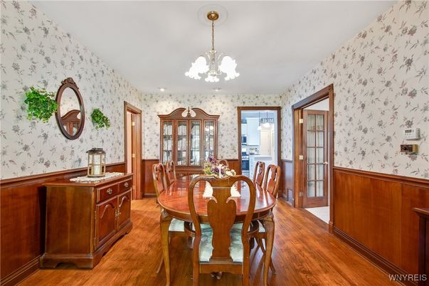 Chandelier, Dining room, Interior, Recessed Lighting, Wood Texture Flooring